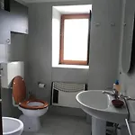 بيت للعطل Casale Immerso Nel Bosco A Con Piscina All'aperto Casalborgone