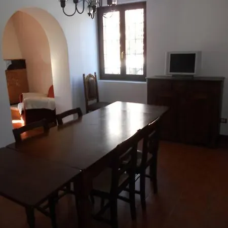 Casale Immerso Nel Bosco A Con Piscina All'aperto Feriehus *